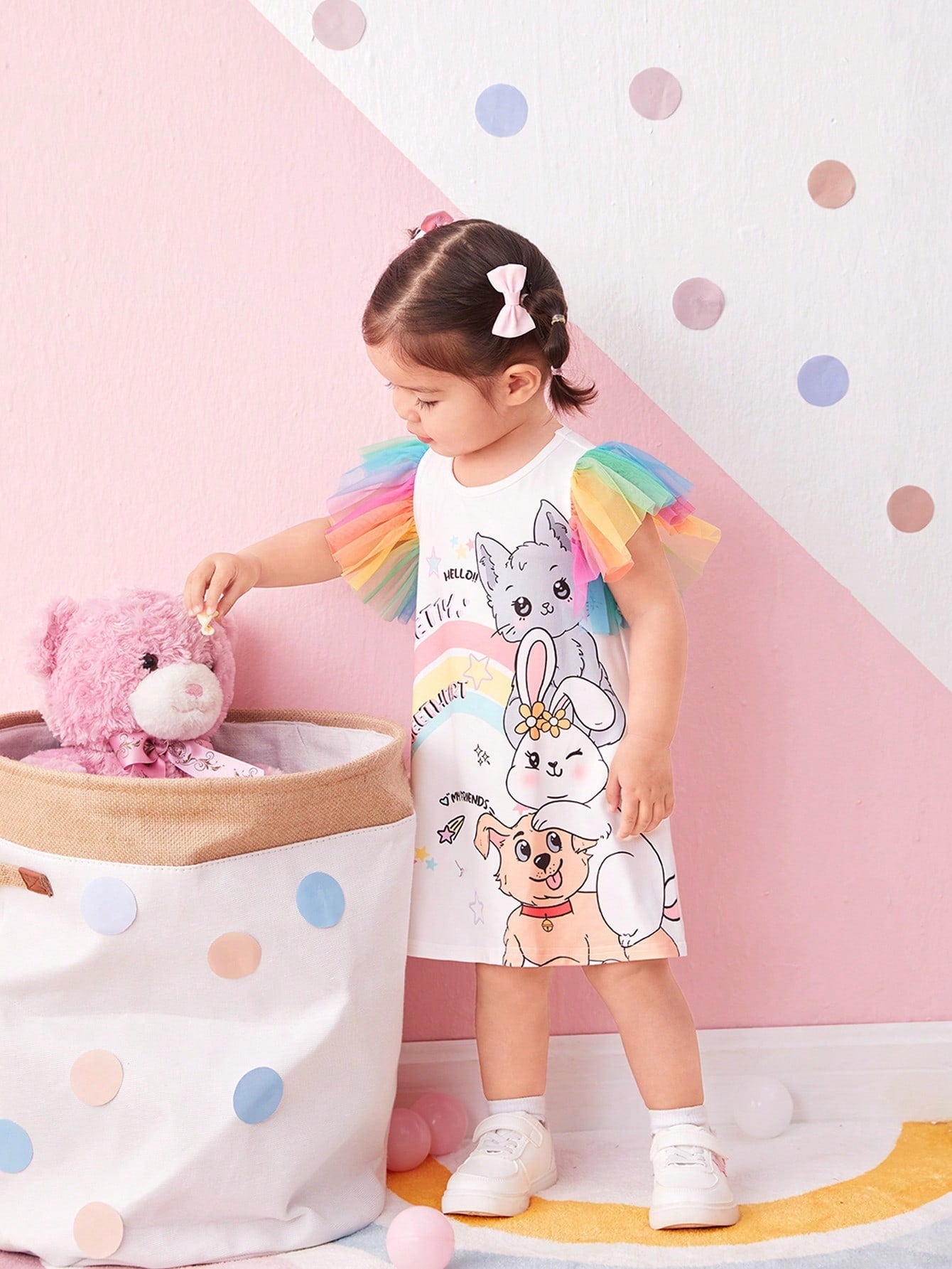 Vestido Camiseta Arco-íris com Personagens