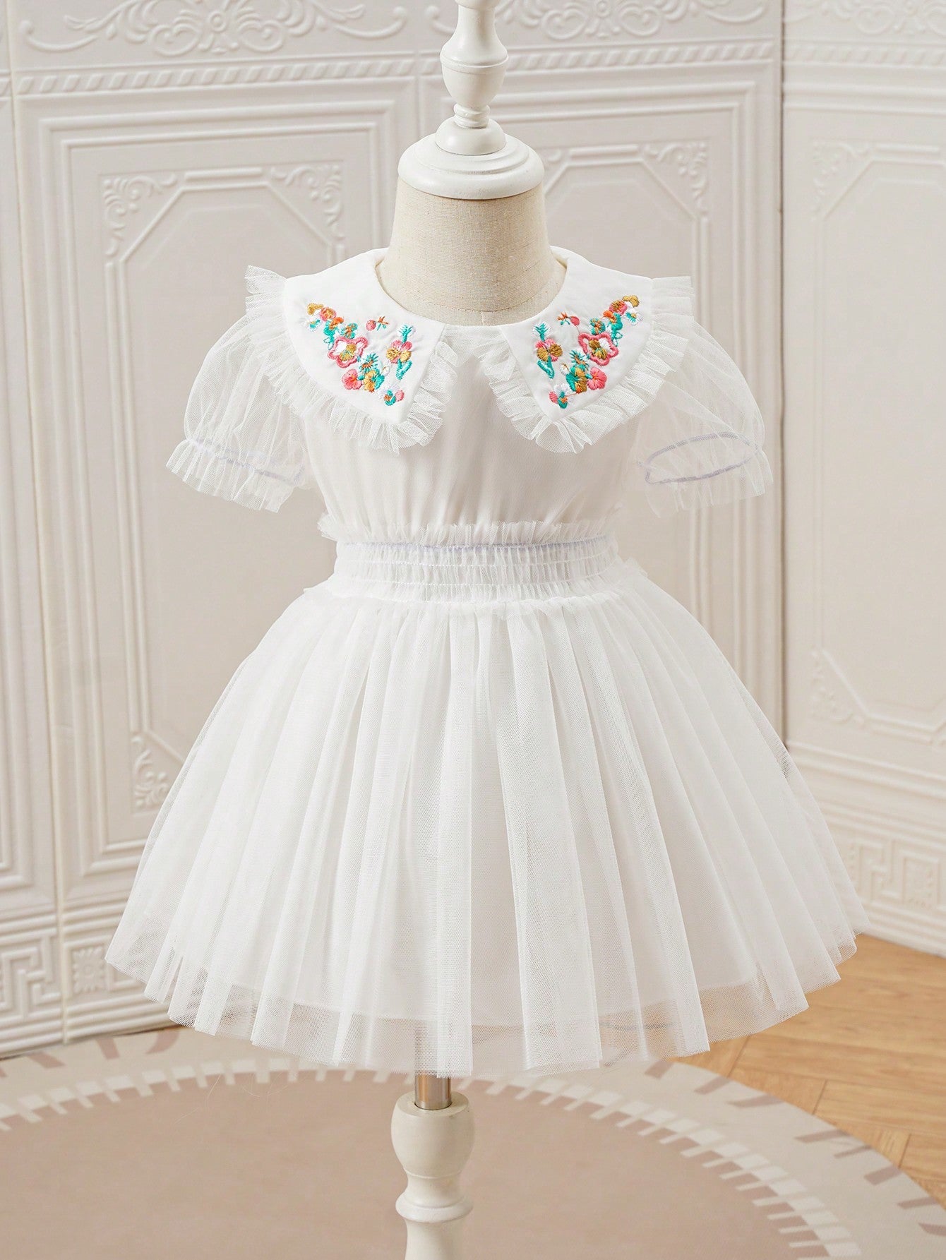 Vestido Bebê Floral Verde Fit e Flare
