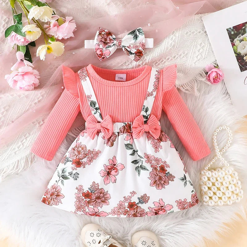 Vestido Jardineira Flores e Lacinho