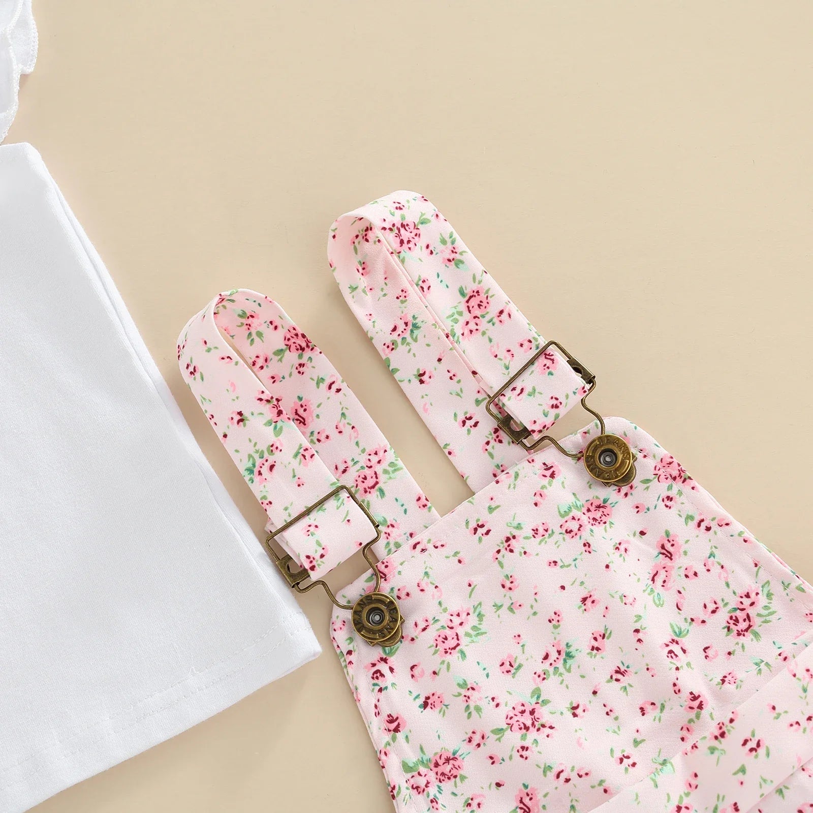 Jardineira Infantil Flor de Algodão Conjunto Pureza