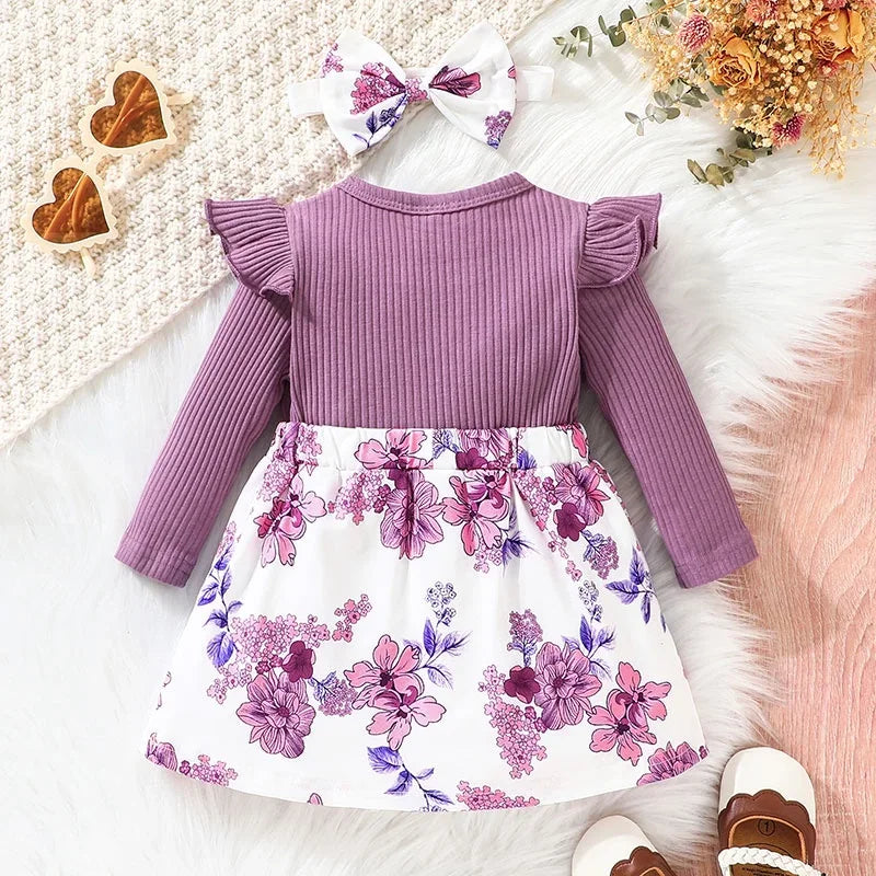 Vestido Jardineira Flores e Lacinho