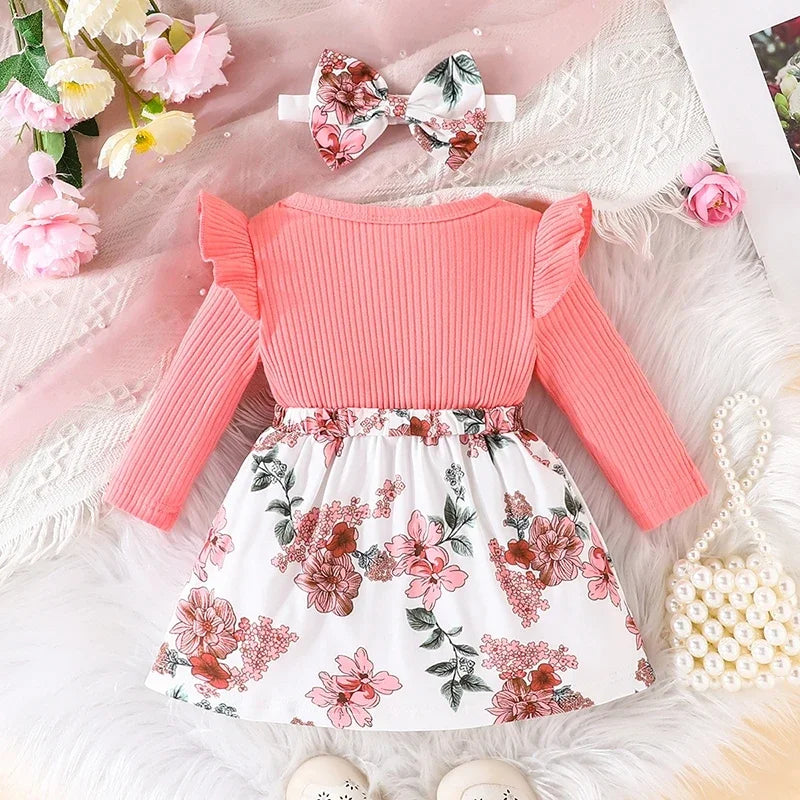 Vestido Jardineira Flores e Lacinho
