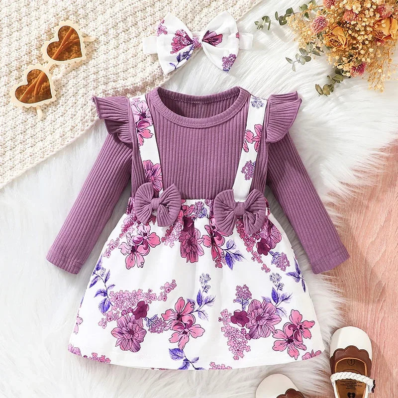 Vestido Jardineira Flores e Lacinho