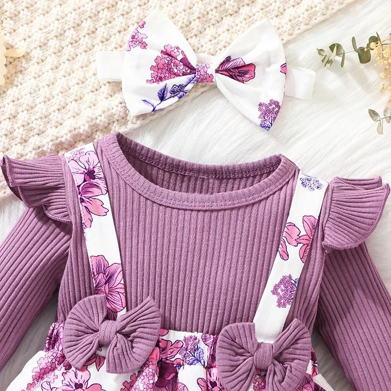 Vestido Jardineira Flores e Lacinho
